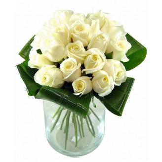 White roses in a glass vase Delivery Jaipur, Rajasthan